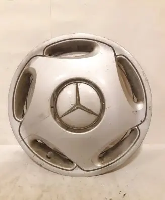 Mercedes-Benz E W210 R15 wheel hub/cap/trim A2104010024 3284