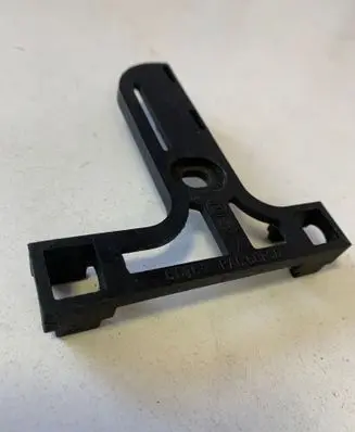 BMW 6 E63 E64 Radiator mount bracket 66162