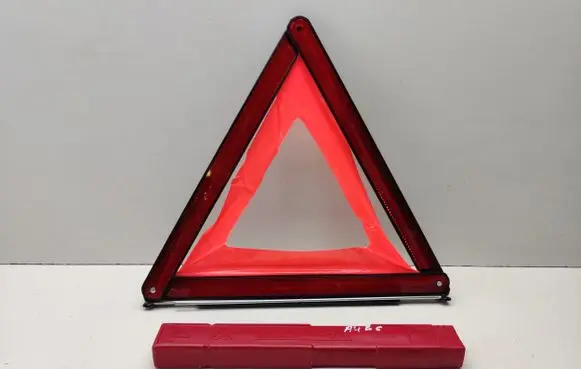 Audi A4 S4 B6 8E 8H Emergency warning sign 7L0860251 27R030017