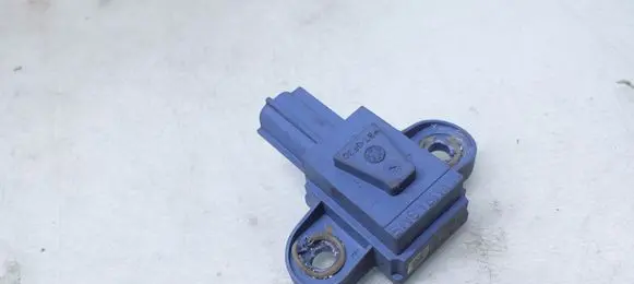 Volkswagen PASSAT B6 Airbag deployment crash/impact sensor 1K0955557A
