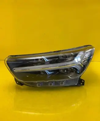 Volvo XC40 Headlight/headlamp 31655635