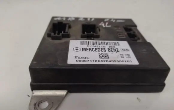 Mercedes-Benz E W211 Comfort/convenience module 2115452132