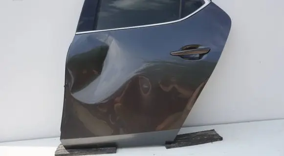 Mazda 3 Rear door