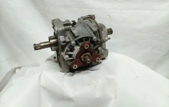 Gearbox transfer box case