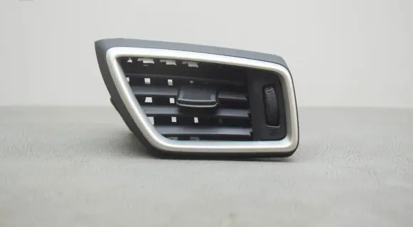 Nissan Qashqai Dashboard air vent grill cover trim 687604EA0A
