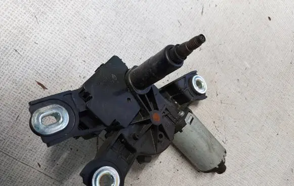 Volkswagen PASSAT B7 Rear window wiper motor 3C9955711A