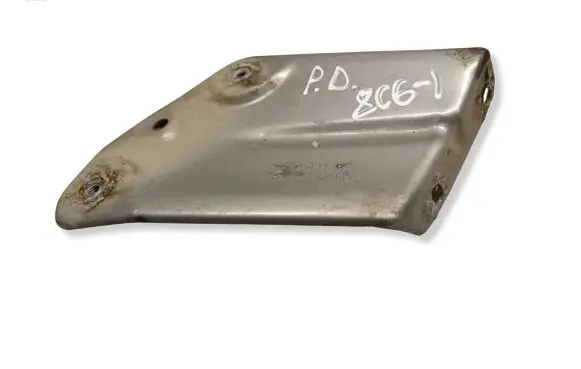 Skoda Yeti (5L) Fender mounting bracket 5L0821142