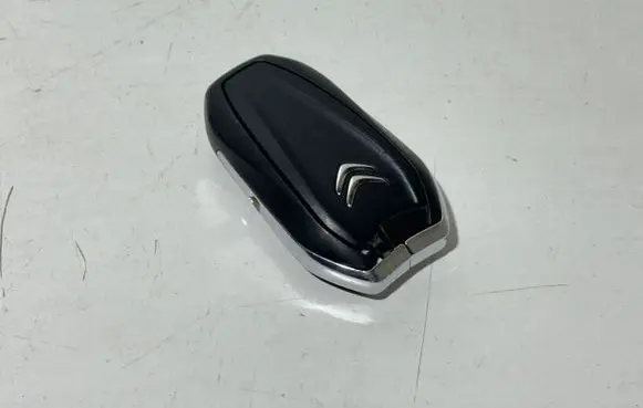 Citroen C5 Aircross Ignition key/card 