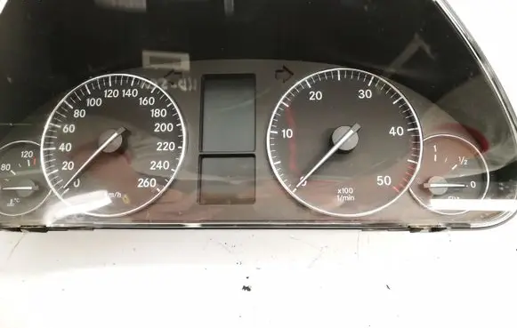 Mercedes-Benz C W203 Speedometer (instrument cluster) A2035401148