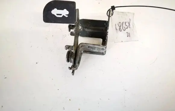 Hyundai Santa Fe Engine bonnet (hood) release handle