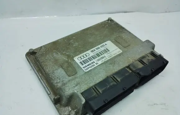 Audi A3 S3 8L Engine control unit/module 06A906033A 5WP4328205