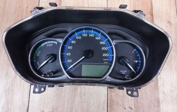 Toyota Yaris Speedometer (instrument cluster) 838000UC91
