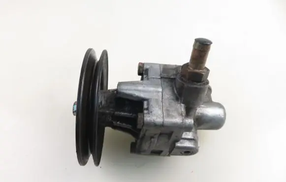 Audi 100 S4 C4 Power steering pump 7681955265 048145155F