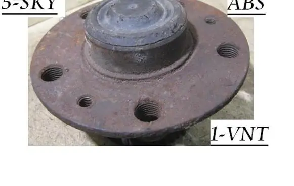 Rear wheel hub