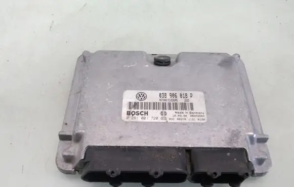 Volkswagen PASSAT B5 Engine control unit/module 038906018P