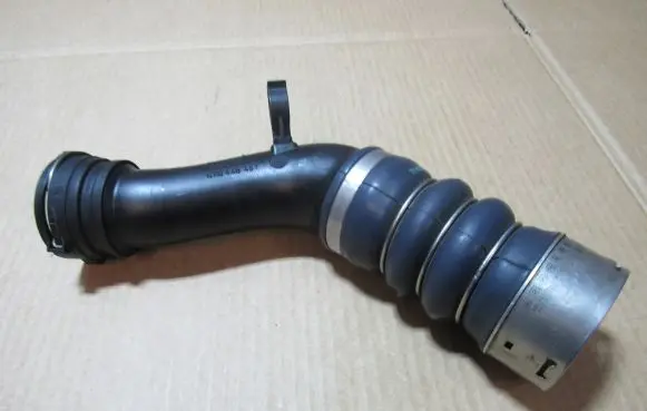 BMW X3 F25 Air intake hose/pipe 70380526