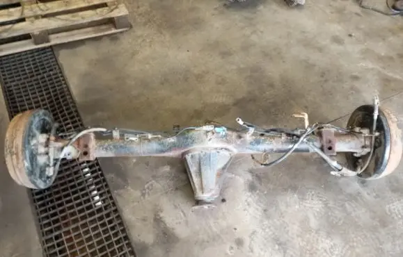 Toyota Hilux (AN10, AN20, AN30) Rear axle beam with reductor 421100K361 411100K450
