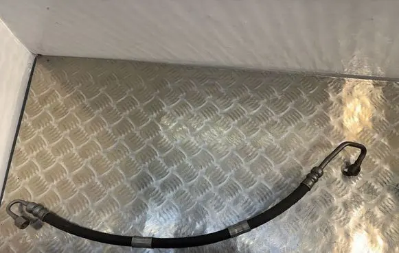 BMW 5 E60 E61 Oil cooling pipe 6777417