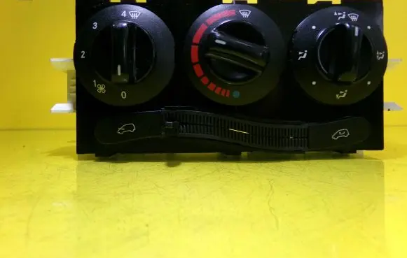 Mercedes-Benz A W168 Interior fan control switch 1688300385 K072498