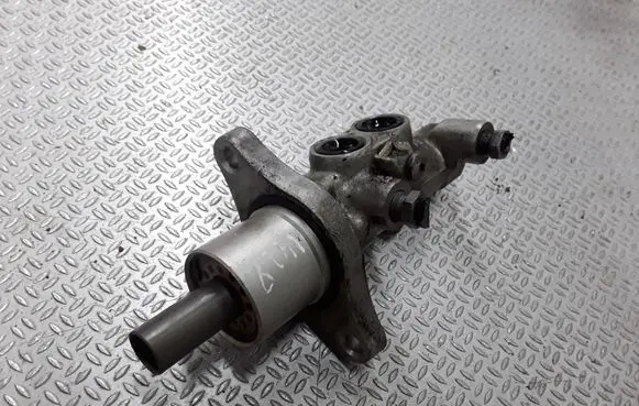 Volvo V50 Master brake cylinder