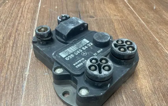 Mercedes-Benz E W124 Combustion control unit/module 0085456432