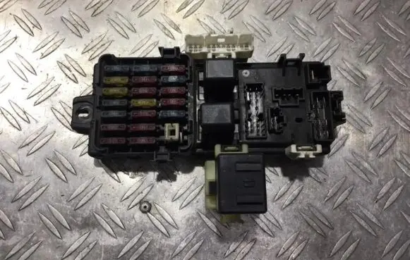 Mitsubishi Space Runner Fuse box set