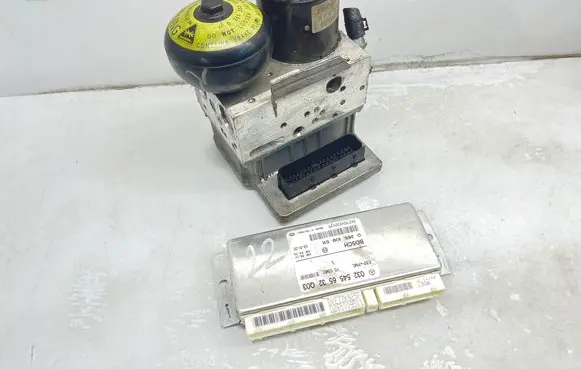 Mercedes-Benz E W211 ABS Pump 0265254001 A0094312512