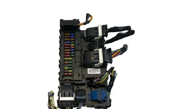 Ford Mondeo MK V Fuse module FU5T15604BFB FU5T14604BFB FU5T15604