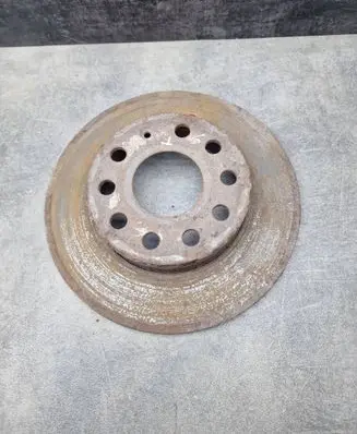 Volkswagen Touran I Rear brake disc