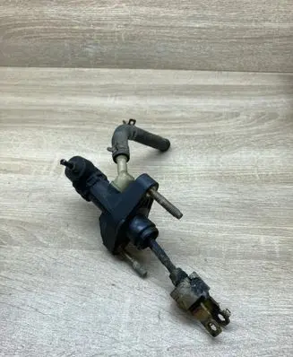 Toyota Yaris Clutch master cylinder 063031K