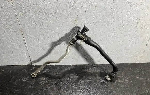 Porsche 997 Engine coolant pipe/hose 99710675104 997106751