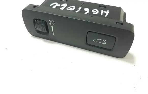 Volvo XC60 Tailgate/boot open switch button P31376510