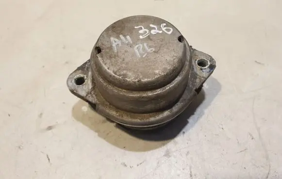 Engine mount bracket