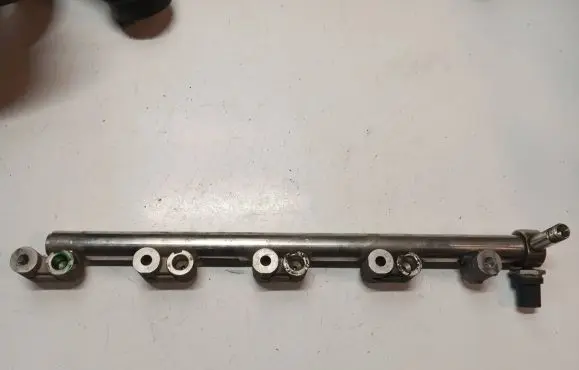 Land Rover Range Rover L322 Fuel main line pipe 0261555088