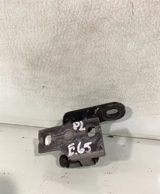 BMW 7 E65 E66 Front door upper hinge
