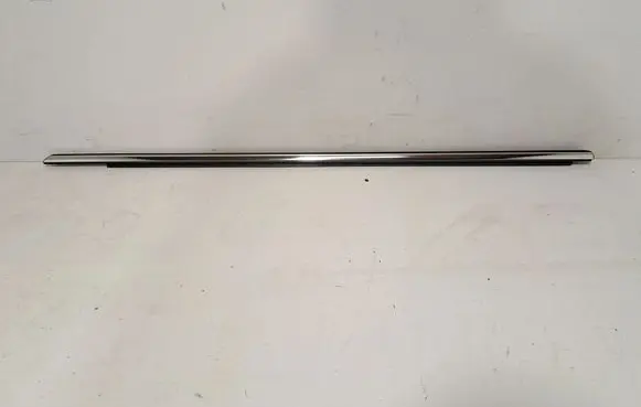 Mini One - Cooper F56 F55 Front door glass trim molding 7299991