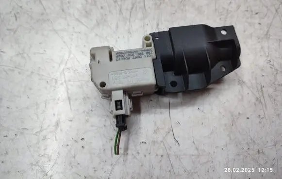 Audi Q7 4L Central locking motor 3B0959782A