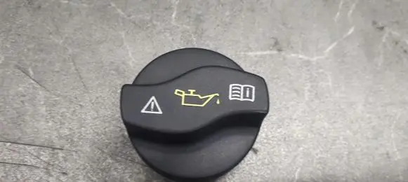 Mercedes-Benz A W176 Oil filler cap A0000101585