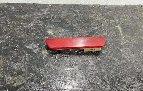 Dodge Challenger Rear tail light reflector 300247005 300247