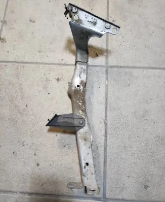 Audi A4 S4 B8 8K Fender mounting bracket 8K0821135C