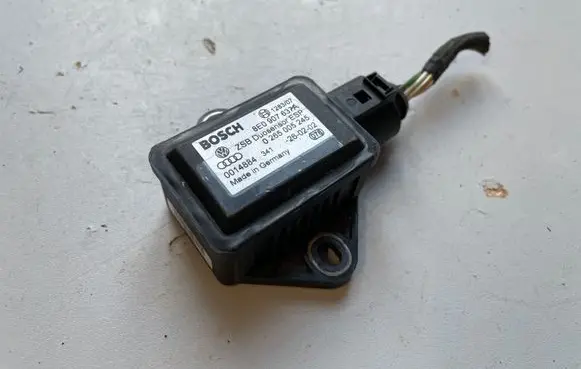 Audi A6 S6 C5 4B ESP acceleration yaw rate sensor 8E0907637A
