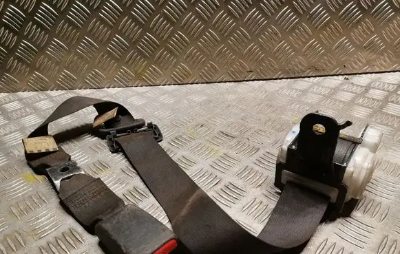 Lexus IS 220D-250-350 Middle seatbelt (rear) TKAF0EF702