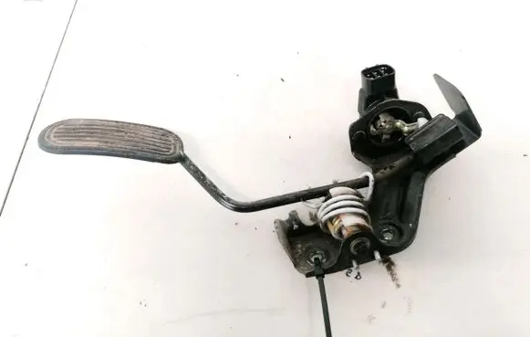 Toyota Avensis Verso Accelerator throttle pedal