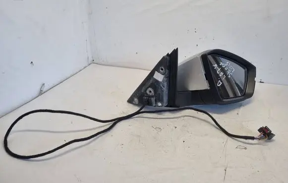 Skoda Superb B8 (3V) Front door electric wing mirror 3V0857934