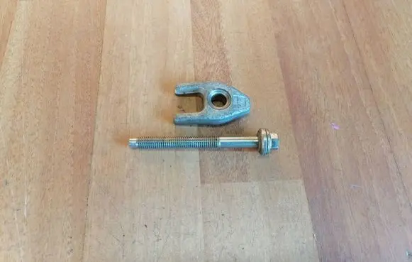 Opel Vivaro Fuel Injector clamp holder 93161697 4420519 4431262