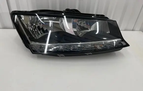 Skoda Fabia Mk3 (NJ) Headlight/headlamp 6V1941016D LE17A6401