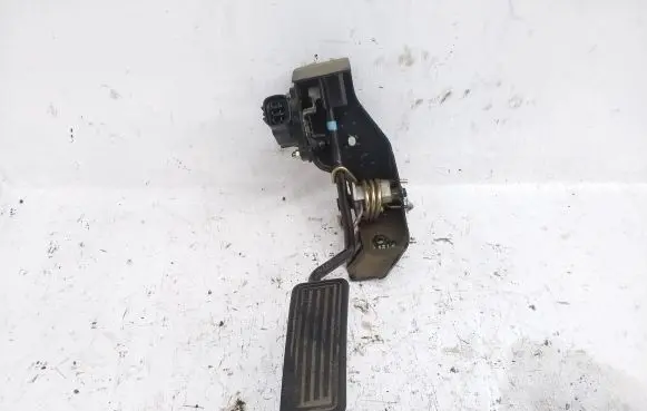 Toyota Avensis T250 Accelerator throttle pedal 8928152021