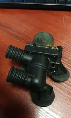 BMW 3 E46 Coolant heater control valve 8369805
