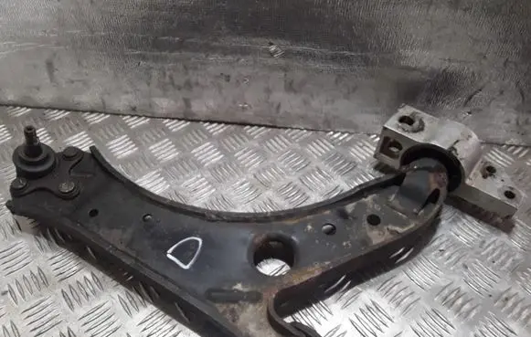 Volkswagen Golf V Front lower control arm/wishbone