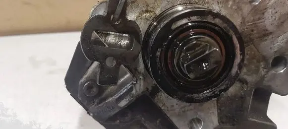 Volvo XC90 Fuel injection high pressure pump 0445010111 30756125 0928400573